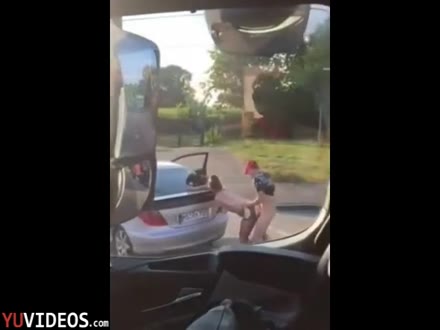 Filmati da un Camionista mentre scopano in strada