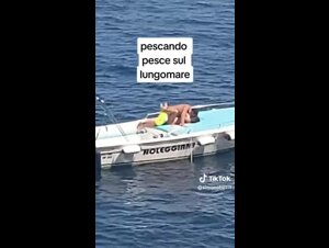 Beccati a chiavare sulla barca