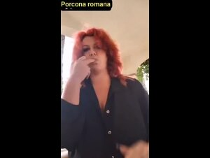 Bbw matura italiana si masturba all'apeeto