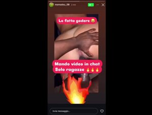 Si fa sfondare da un calciatore africano