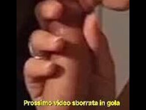 Mila sottomessa succhia