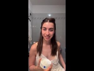 Guarda che ti si vedono le tette