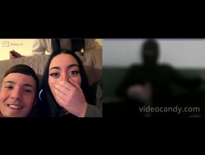 Bella ragazza reagisce a un cazzo mostruoso